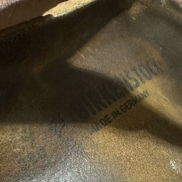 Birkenstock Gizeh Patent Leather Sandals - Picture 8 of 10